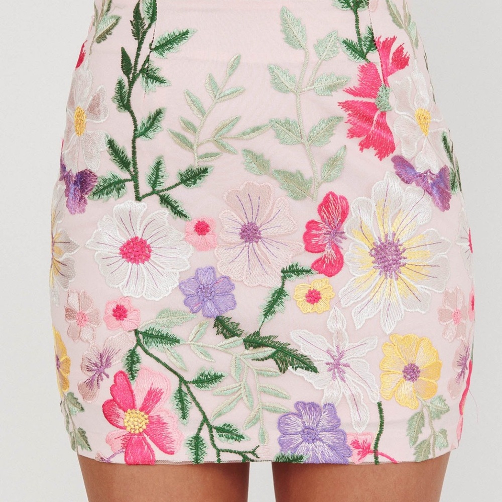 Selfie Leslie Floral Embroidered Skirt - Pink